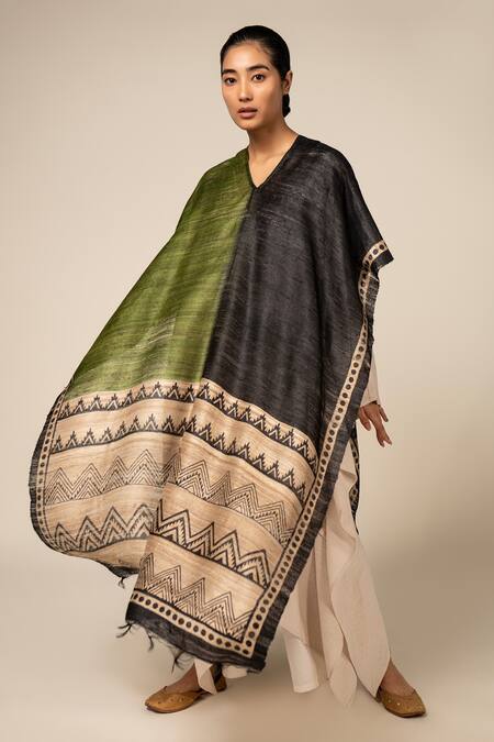 Buy_Aeshaane_Green Tussar, Silk Round Neck Color Blocked Asymmetric Sleeve Kaftan 