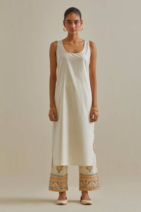 Kora Yellow Cotton, Chanderi Embroidery, Sequins, Patchwork Straight Kurta Set Online at Aza Fashions Kora_Yellow Cotton, Chanderi Embroidery, Sequins, Patchwork Straight Kurta Set _Online_at_Aza_Fashions