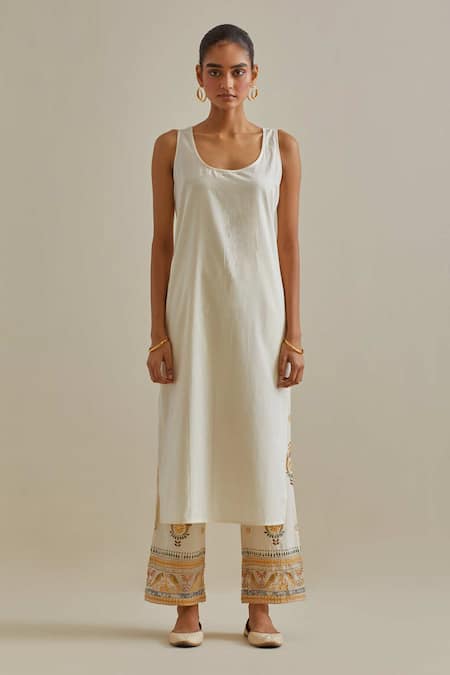 Kora Yellow Cotton, Chanderi Tassels, Sequins, Mirror Patchwork Straight Kurta Set Online at Aza Fashions Kora_Yellow Cotton, Chanderi Tassels, Sequins, Mirror Patchwork Straight Kurta Set _Online_at_Aza_Fashions