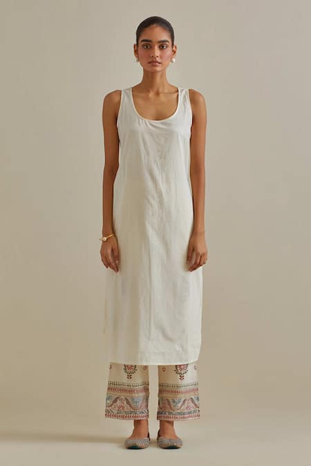 Buy_Kora_Off White Cotton, Chanderi Tassels, Sequins, Embroidery, Mirrors Split Kurta Set 