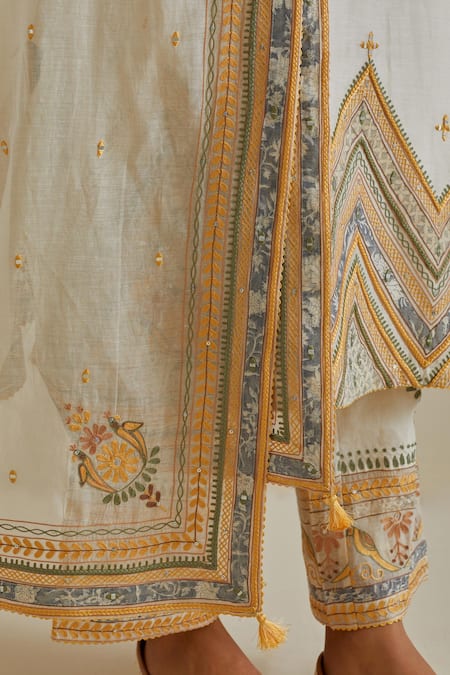 Buy Kora Yellow Cotton, Chanderi Embroidery, Braids Patchwork Straight Kurta Set Buy_Kora_Yellow Cotton, Chanderi Embroidery, Braids Patchwork Straight Kurta Set