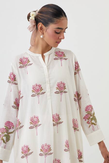 Upavita Off White Cotton Print Floral Mandarin Collar Kurta With Pant at Aza Fashions Upavita_Off White Cotton Print Floral Mandarin Collar Kurta With Pant _at_Aza_Fashions