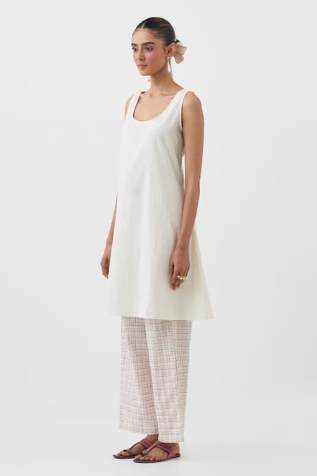 Upavita Off White Cotton, Chanderi Floral Hand Block Print A-line Kurta Pant Set Online at Aza Fashions Upavita_Off White Cotton, Chanderi Floral Hand Block Print A-line Kurta Pant Set _Online_at_Aza_Fashions