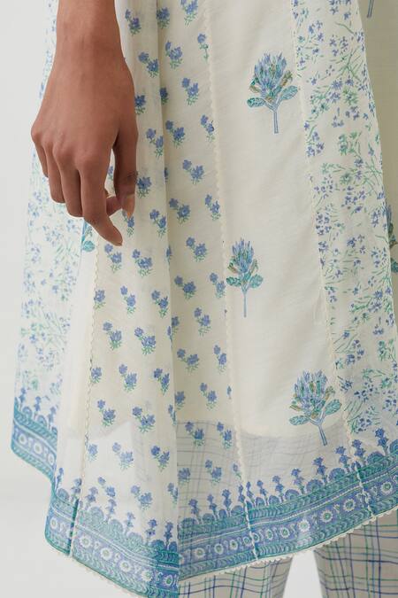 Upavita Off White Kurta And Dupatta Cotton Chanderi Hand Block Flower A-line Pant Set at Aza Fashions Upavita_Off White Kurta And Dupatta Cotton Chanderi Hand Block Flower A-line Pant Set _at_Aza_Fashions