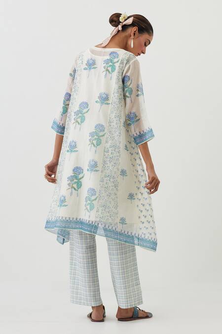 Shop Upavita Off White Kurta And Dupatta Cotton Chanderi Hand Block Flower A-line Pant Set at Aza Fashions Shop_Upavita_Off White Kurta And Dupatta Cotton Chanderi Hand Block Flower A-line Pant Set _at_Aza_Fashions