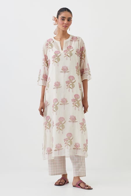 Upavita Off White Kurta And Dupatta Cotton Chanderi Hand Block Print Blossom Pant Set Online at Aza Fashions Upavita_Off White Kurta And Dupatta Cotton Chanderi Hand Block Print Blossom Pant Set _Online_at_Aza_Fashions