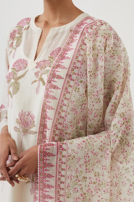 Upavita Off White Kurta And Dupatta Cotton Chanderi Hand Block Print Blossom Pant Set at Aza Fashions Upavita_Off White Kurta And Dupatta Cotton Chanderi Hand Block Print Blossom Pant Set _at_Aza_Fashions