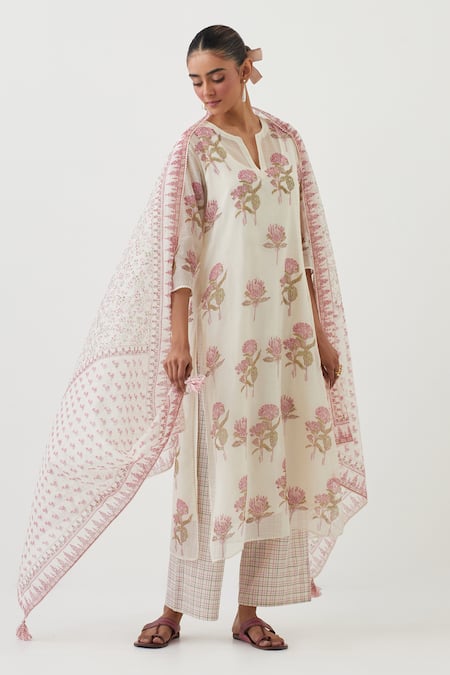 Buy Upavita Off White Kurta And Dupatta Cotton Chanderi Hand Block Print Blossom Pant Set Buy_Upavita_Off White Kurta And Dupatta Cotton Chanderi Hand Block Print Blossom Pant Set