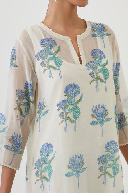 Shop_Upavita_Off White Kurta And Dupatta Cotton Chanderi Hand Flower Blossom Pant Set _Online_at_Aza_Fashions