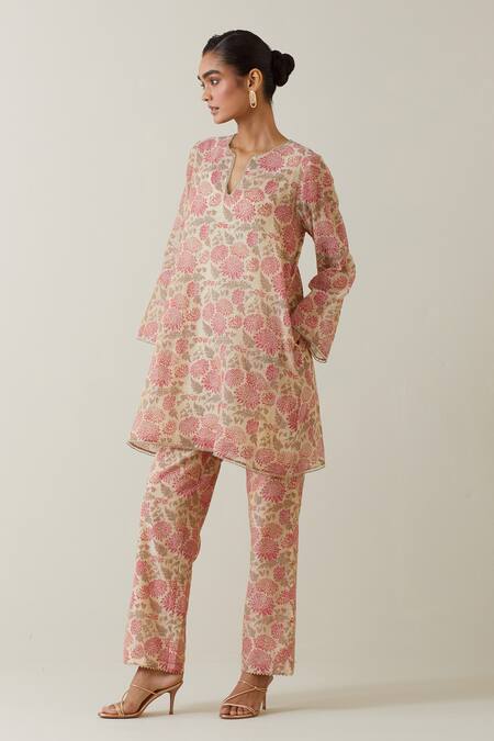 Shop Kora Beige Tissue, Chanderi, Cotton Embroidery Split V-neck Printed Kurta Pant Set Online at Aza Fashions Shop_Kora_Beige Tissue, Chanderi, Cotton Embroidery Split V-neck Printed Kurta Pant Set _Online_at_Aza_Fashions