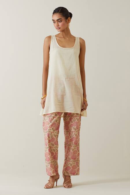Shop Kora Beige Tissue, Chanderi, Cotton Embroidery Split V-neck Printed Kurta Pant Set Shop_Kora_Beige Tissue, Chanderi, Cotton Embroidery Split V-neck Printed Kurta Pant Set