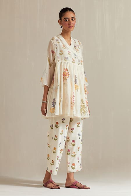 Upavita_Off White Cotton, Chanderi Embroidery Round Floral Hand Block Print Angarkha Set _at_Aza_Fashions