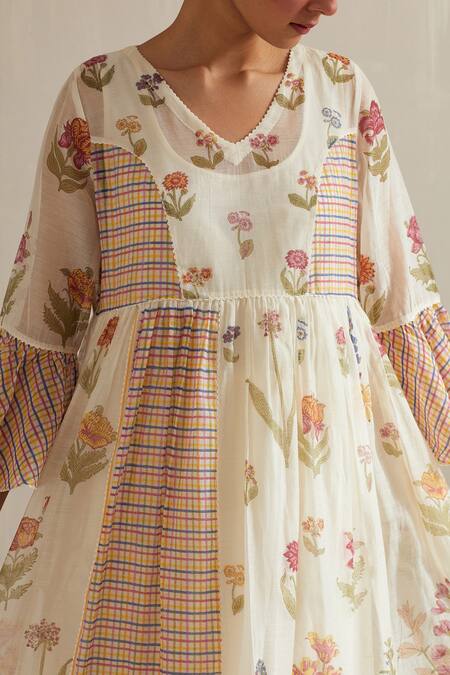 Shop Upavita Off White Cotton, Chanderi Embroidery Floral Hand Block Print Anarkali Set Online at Aza Fashions Shop_Upavita_Off White Cotton, Chanderi Embroidery Floral Hand Block Print Anarkali Set _Online_at_Aza_Fashions