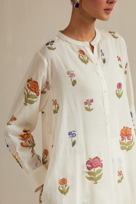 Upavita_Off White Cotton Embroidery Mandarin Floral Hand Block Print Kurta With Pant _at_Aza_Fashions