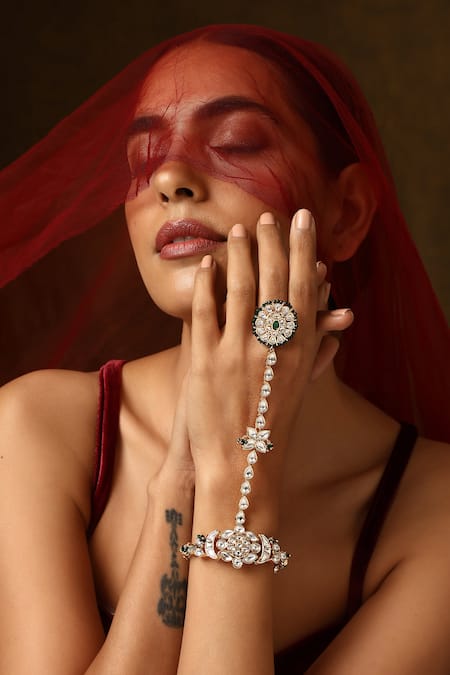 Buy_Swabhimann_Green Beads, Diamonds Floral Cutwork Polki Haathphool _Online_at_Aza_Fashions