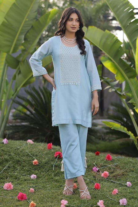 Chrkha Honeycomb Bead Embroidered Kurta Pant Set 