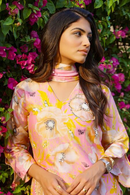 Buy_Chrkha_Pink Cotton Satin, Chanderi Silk, Linen Honeycomb Blossom Print Kurta Pant Set 