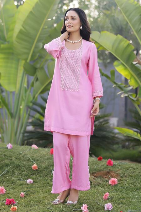 Buy_Chrkha_Pink Cotton Satin, Chanderi Silk Beads, Sequins Honeycomb Embroidered Kurta Set _Online_at_Aza_Fashions