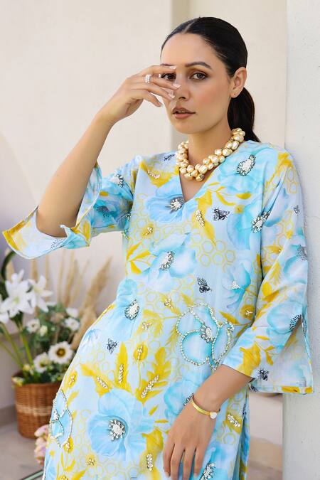 Buy_Chrkha_Blue Cotton Satin, Floral Honeycomb Print Embroidered Kurta Flared Pant Set 