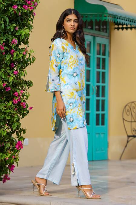 Buy_Chrkha_Blue Cotton Satin, Chanderi Floral Honeycomb Print Kurta Straight Slit Pant Set _Online_at_Aza_Fashions