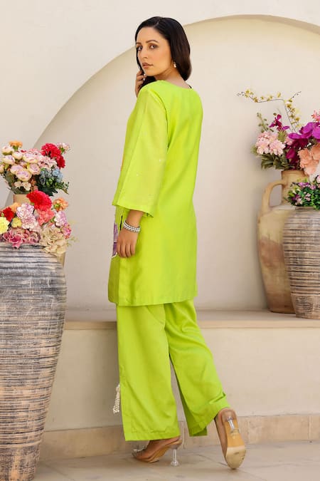 Buy_Chrkha_Green Chanderi Silk, Cotton Embroidery, Sequins, Floral Print Kurta Pant Set _Online_at_Aza_Fashions
