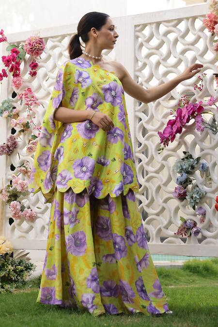 Chrkha_Green Chanderi Silk Printed Floral Scalloped Kaftan And Flared Pant Set _Online_at_Aza_Fashions