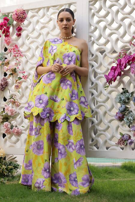 Chrkha_Green Chanderi Silk Printed Floral Scalloped Kaftan And Flared Pant Set _at_Aza_Fashions