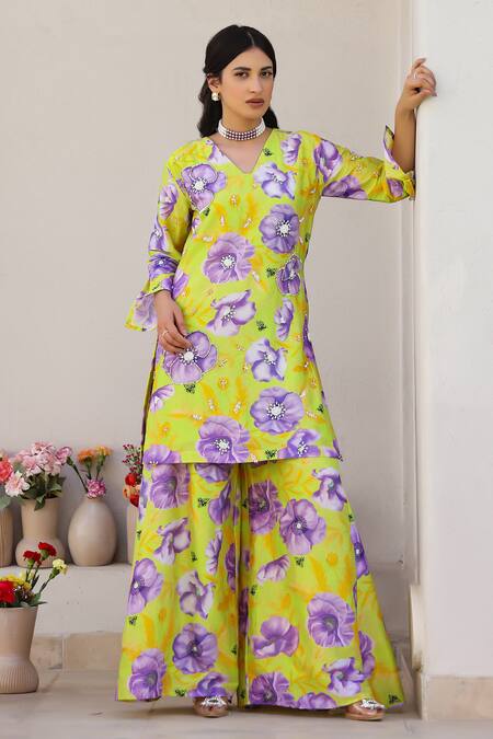 Buy_Chrkha_Green Cotton Satin, Chanderi Silk Floral Print Embroidered Kurta Flared Pant Set _Online_at_Aza_Fashions