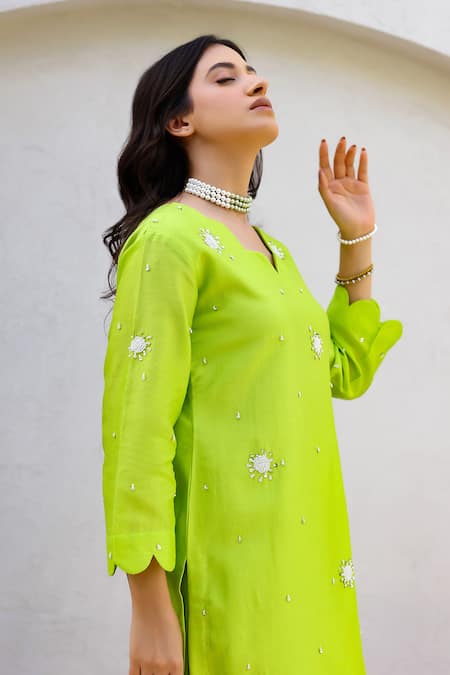 Buy_Chrkha_Green Cotton Satin, Chanderi Silk Pearls, Sequins Scoop And Work Kurta Pant Set 