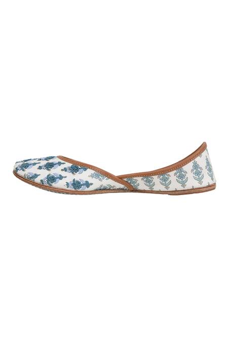 Imlee Jaipur_White Embroidered Bluebell Block Print Juttis _Online_at_Aza_Fashions