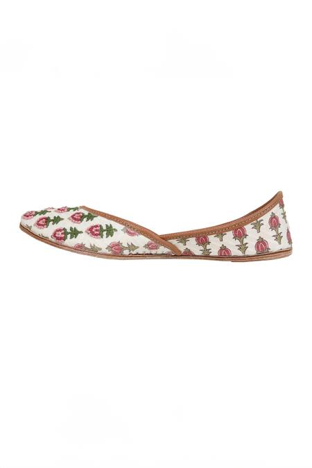 Imlee Jaipur_Off White Embroidered Foxglove Block Print Juttis _Online_at_Aza_Fashions