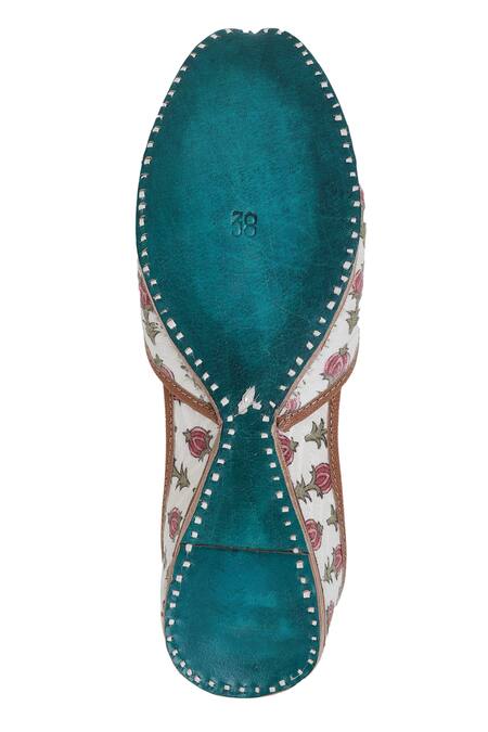 Imlee Jaipur_Off White Embroidered Foxglove Block Print Juttis _at_Aza_Fashions