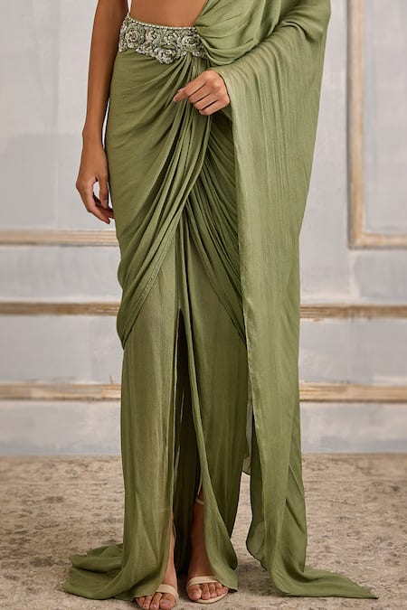 Buy Cedar & Pine Green Tulle, Chiffon Floral Symphony Embroidered Pre-draped Saree With Blouse Online at Aza Fashions Buy_Cedar & Pine_Green Tulle, Chiffon Floral Symphony Embroidered Pre-draped Saree With Blouse _Online_at_Aza_Fashions