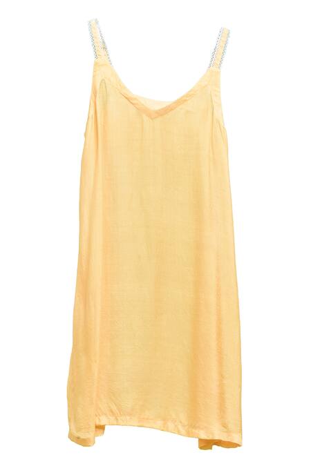 Buy_Jyoti Bansal_Yellow Chanderi, Kota Doria, Cotton Tassels, Embroidery Split V-neck Kurta Set