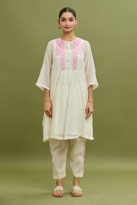 Jyoti Bansal_Off White Chanderi, Cotton, Kota Doria Embroidery Round Placement Kurta Set _Online_at_Aza_Fashions