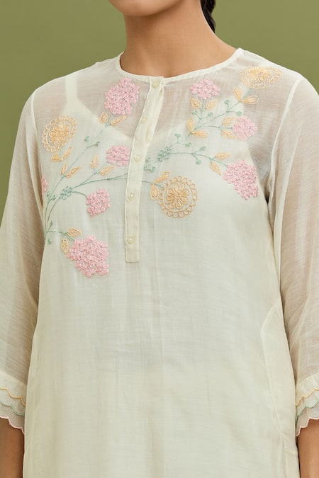 Shop_Jyoti Bansal_Off White Chanderi, Cotton, Kota Doria Embroidery, Tassels Floral Kurta Set _Online_at_Aza_Fashions