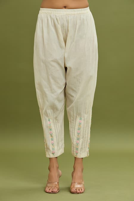 Jyoti Bansal_Off White Chanderi, Cotton, Kota Doria Embroidery, Tassels Floral Kurta Set _at_Aza_Fashions