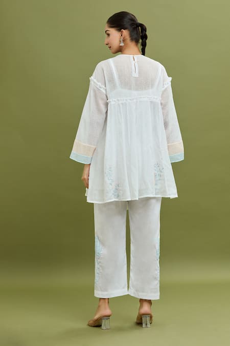 Jyoti Bansal Thread Embroidered Kurta & Pant Set 