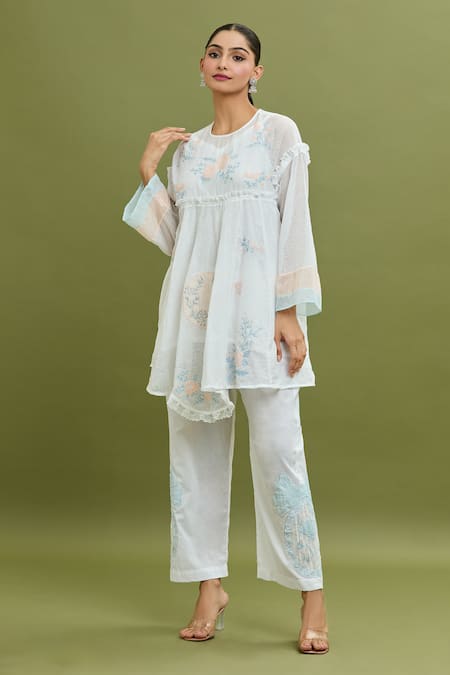 Jyoti Bansal White Kota Doria, Cotton Embroidery Round Neck Thread Kurta And Pant Set Online at Aza Fashions Jyoti Bansal_White Kota Doria, Cotton Embroidery Round Neck Thread Kurta And Pant Set _Online_at_Aza_Fashions