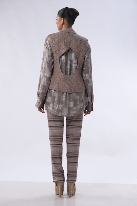 Kommal Sood Geometric Pattern Resham Embroidered Trouser Set With Waist Coat 