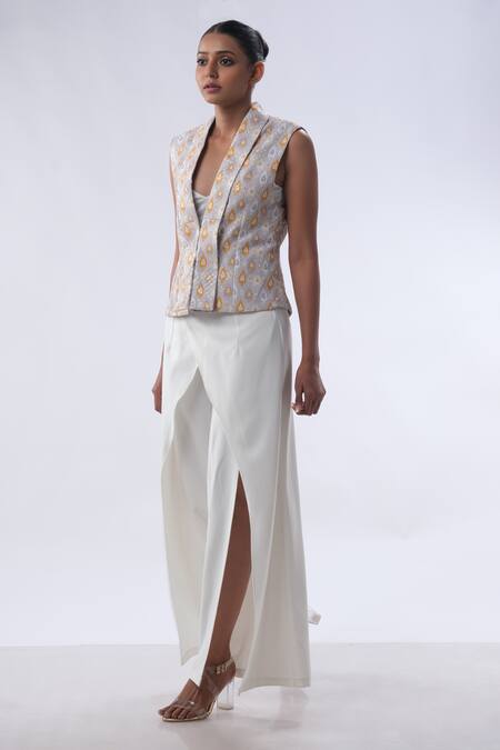 Shop_Kommal Sood_Off White Jacquard Embroidered Sequin Waist Coat With Cut-out Trouser  _Online_at_Aza_Fashions
