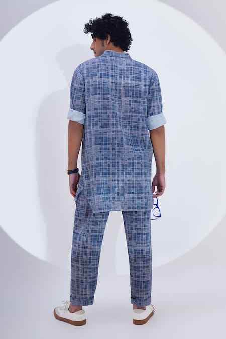 Jajaabor Checkered Print Kurta With Pant 