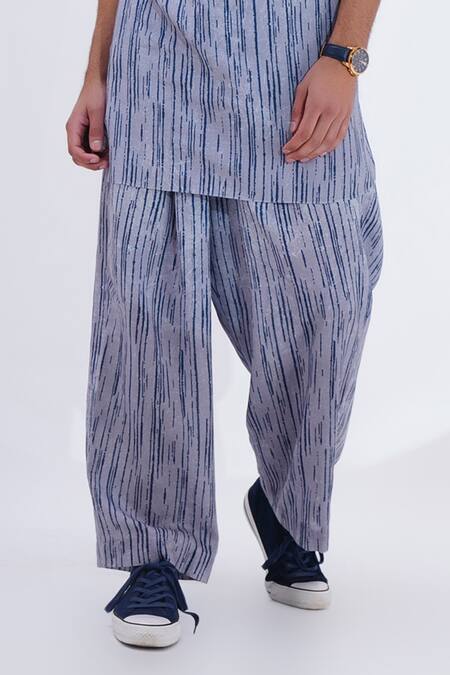 Jajaabor_Grey Linen Broken Stripe Print Kurta With Pant _Online_at_Aza_Fashions