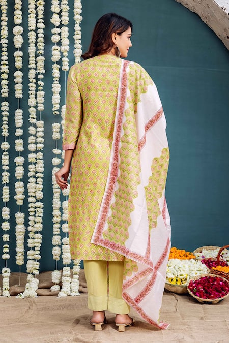 Shop Missprint Green Chanderi, Cotton Embroidery V-neck Mahira Printed Kurta Pant Set at Aza Fashions Shop_Missprint_Green Chanderi, Cotton Embroidery V-neck Mahira Printed Kurta Pant Set _at_Aza_Fashions