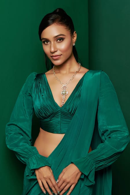 Shop K & A By Karishma And Ashita Green Crepe Plunge Neck Plain Pre-draped Saree With Blouse at Aza Fashions Shop_K & A By Karishma And Ashita_Green Crepe Plunge Neck Plain Pre-draped Saree With Blouse _at_Aza_Fashions