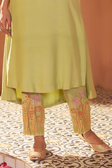Sonia Khatri Green Cotton, Muslin Embroidery Bandeau Neck Sleeve Kurta And Pant Set Online at Aza Fashions Sonia Khatri_Green Cotton, Muslin Embroidery Bandeau Neck Sleeve Kurta And Pant Set _Online_at_Aza_Fashions