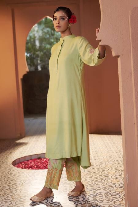 Sonia Khatri Green Cotton, Muslin Embroidery Bandeau Neck Sleeve Kurta And Pant Set at Aza Fashions Sonia Khatri_Green Cotton, Muslin Embroidery Bandeau Neck Sleeve Kurta And Pant Set _at_Aza_Fashions