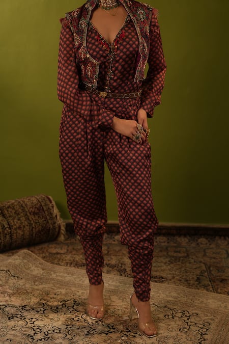 Aditi Gupta_Maroon Satin Georgette Embroidered Aari V Neck Zardozi Jumpsuit With Belt _at_Aza_Fashions