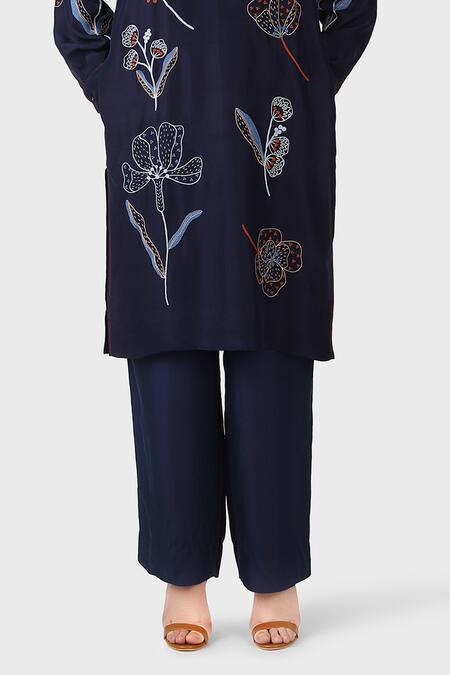 Laite Blue Silk Embroidery Bandeau Neck Resham Kurta Pant Set Online at Aza Fashions Laite_Blue Silk Embroidery Bandeau Neck Resham Kurta Pant Set _Online_at_Aza_Fashions
