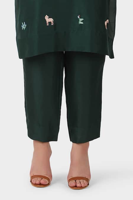 Laite Green Silk Embroidery Bandeau Neck Resham Straight Kurta Pant Set Online at Aza Fashions Laite_Green Silk Embroidery Bandeau Neck Resham Straight Kurta Pant Set _Online_at_Aza_Fashions